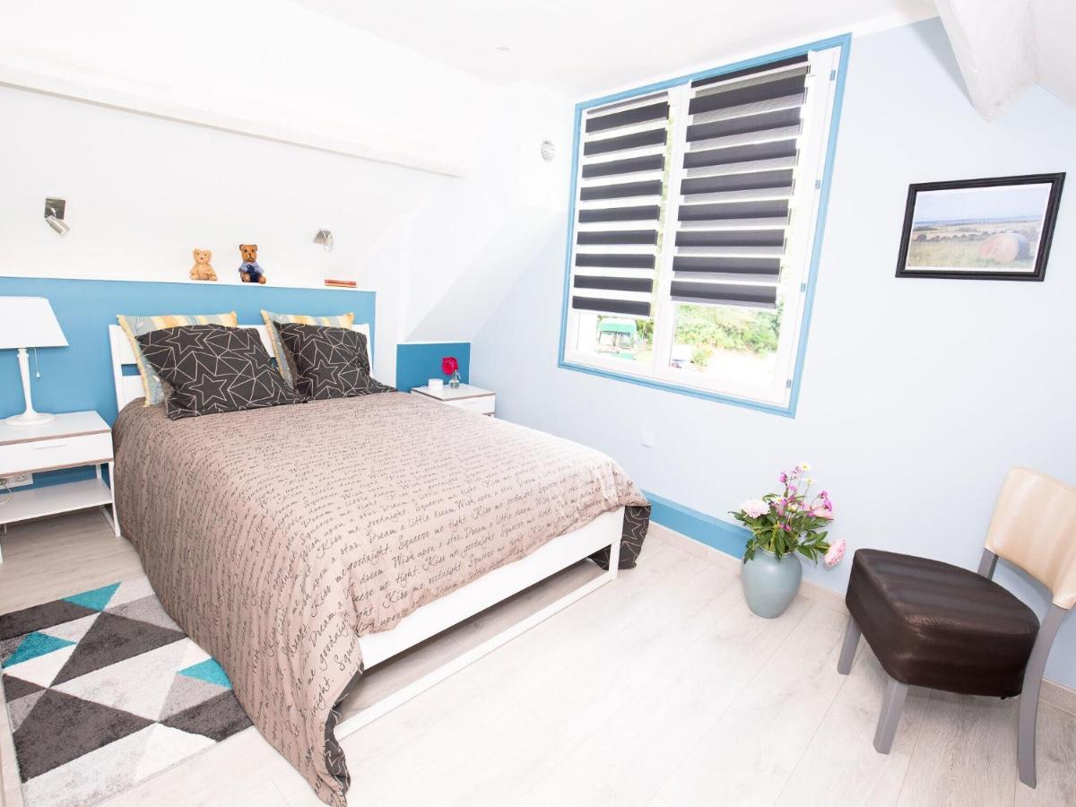Superb Holiday Home Near The Beach Quineville ภายนอก รูปภาพ
