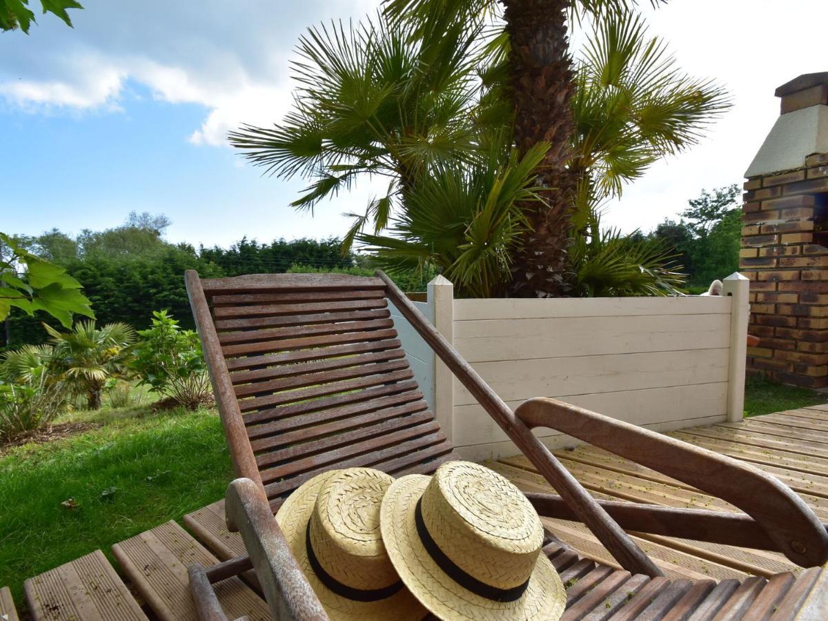 Superb Holiday Home Near The Beach Quineville ภายนอก รูปภาพ
